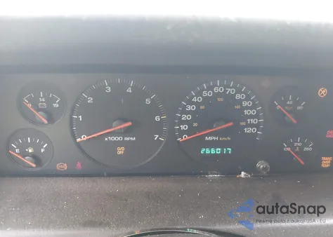 2000 Jeep Grand Cherokee Laredo z USA, uszkodzony, nr VIN 1J4GW48S4YC207182